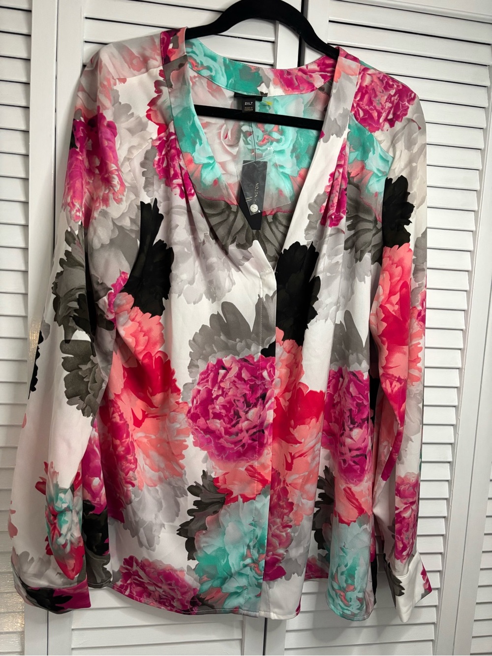 Worthington Floral V-Neck Button Front Blouse - Pink Multi
